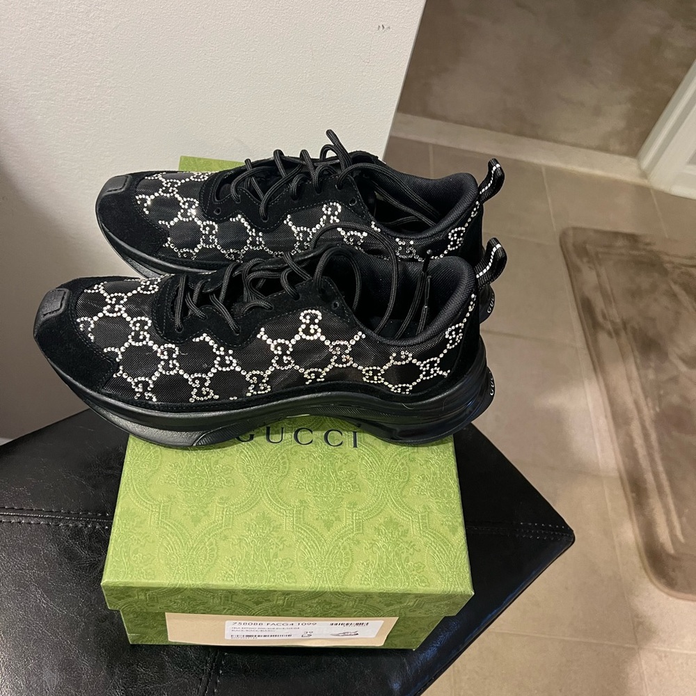 Gucci Women's Black Sneakers with White Pattern - Picture 3 of 5